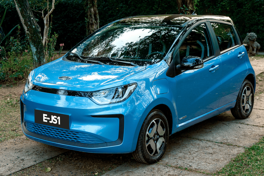 Descubra os 5 carros elétricos mais acessíveis de 2024! Adote a sustentabilidade e economia. Clique e transforme seu modo de dirigir!